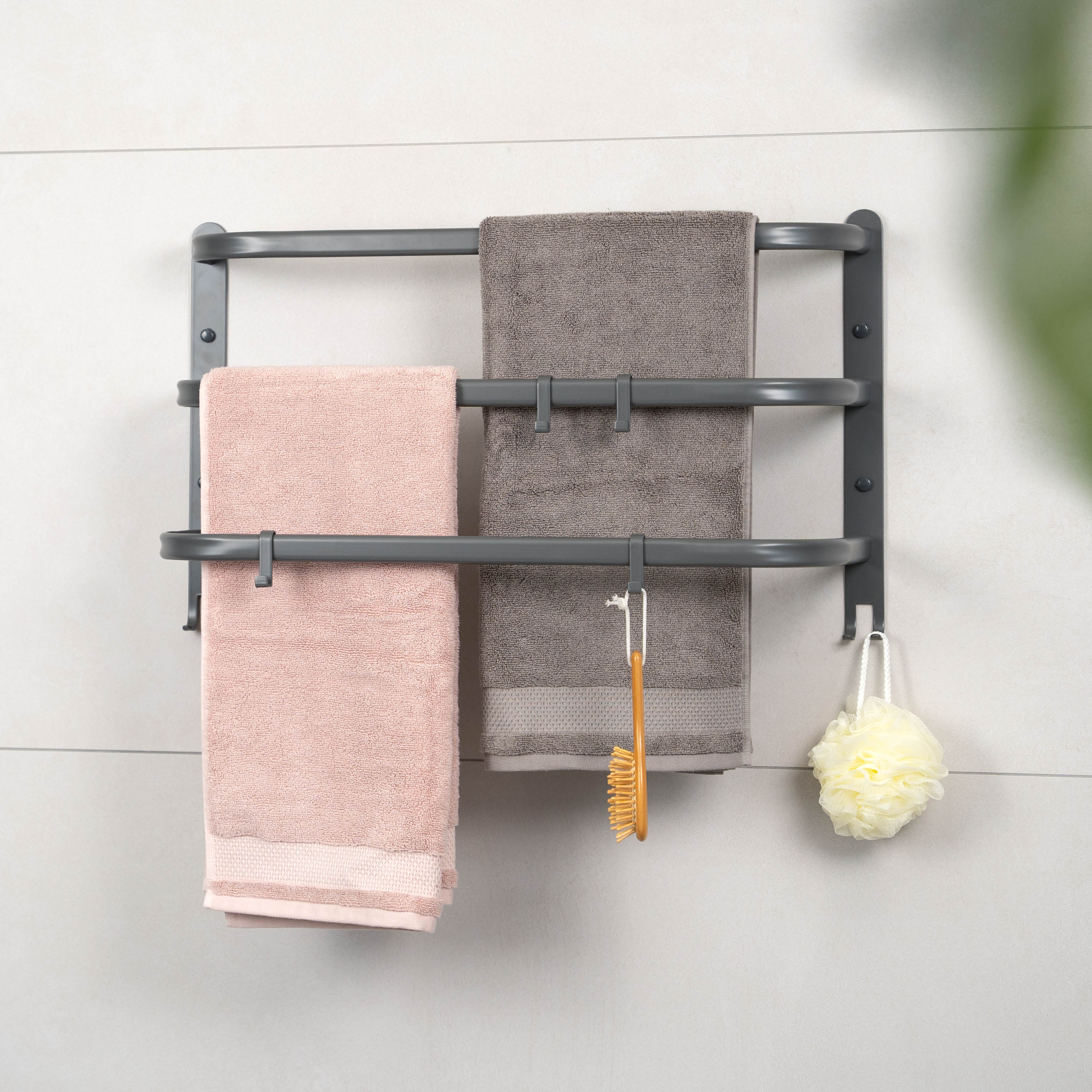 bremermann Wand-Handtuchhalter, 3 gestufte Ablagen, Handtuchstange zur Wandmontage, grau