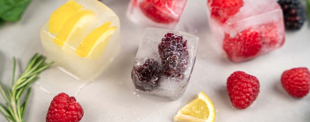 Fruchtige Eiswürfel für deinen Drink - Rezepte und Anleitung - Fruchtige Eiswürfel für deinen Drink - Rezepte und Anleitung