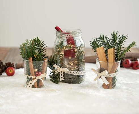 Glanzvolle Momente im Glas – Dein DIY-Weihnachtszauber - DIY Deko-Glas zu Weihnachten – Kreative Geschenkidee im Glas