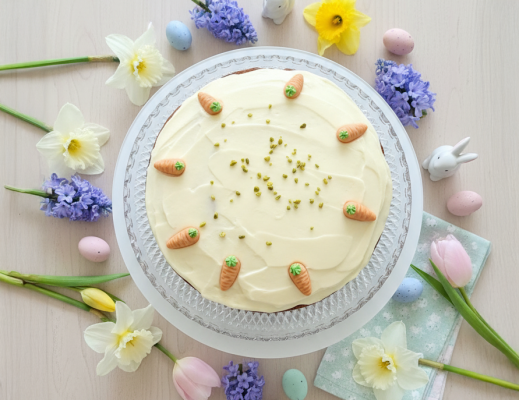 Ostern genießen: Unser saftiger Möhrenkuchen für die ganze Familie - Saftiger Rüblikuchen zu Ostern – Einfaches Karottenkuchen-Rezept für die Familie